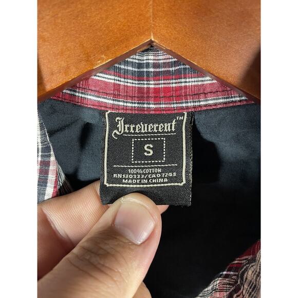 Irreverent Pearl Snap Shirt Men's Small Red/Black Plaid Long Sleeve Front Pocket - Picture 4 of 10